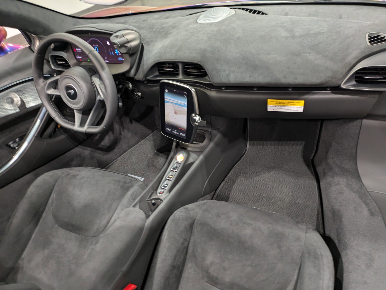 2025 McLaren Artura - Photo 22