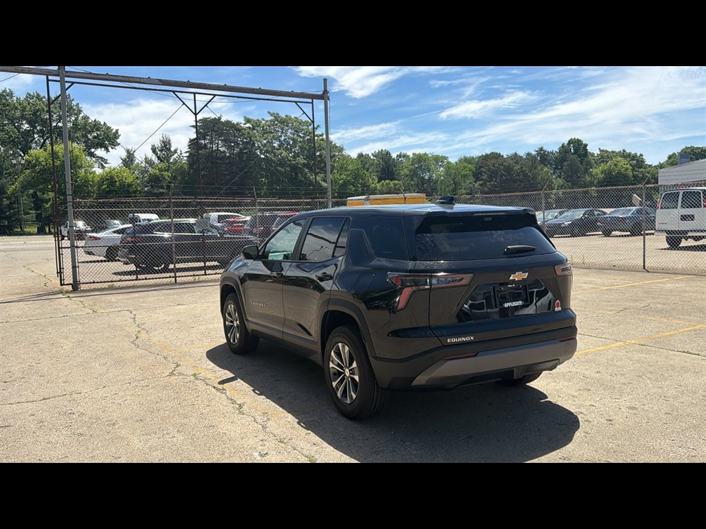 2026 Chevrolet Equinox LT - Photo 4