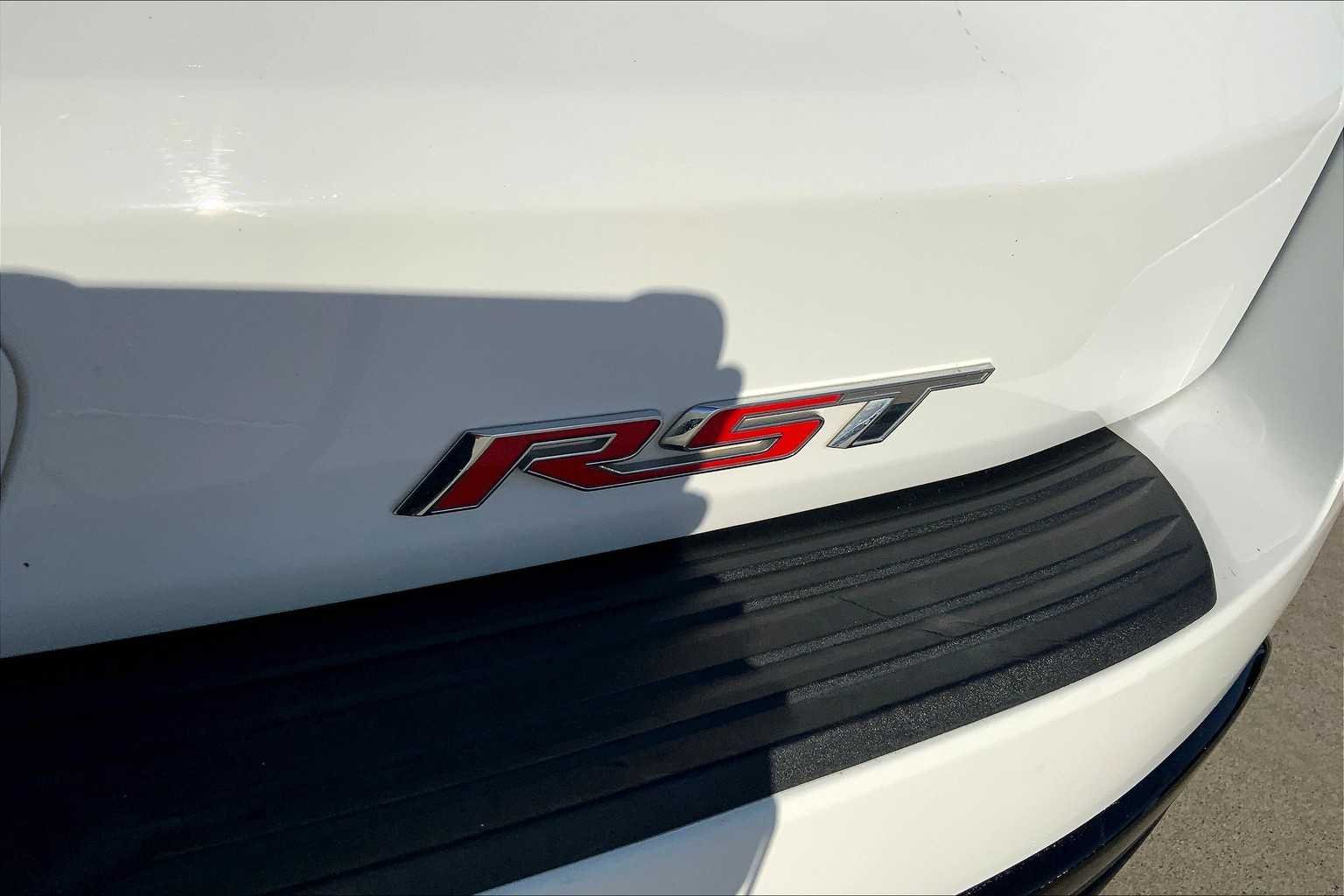 Used 2024 Summit White Chevrolet RST image 30