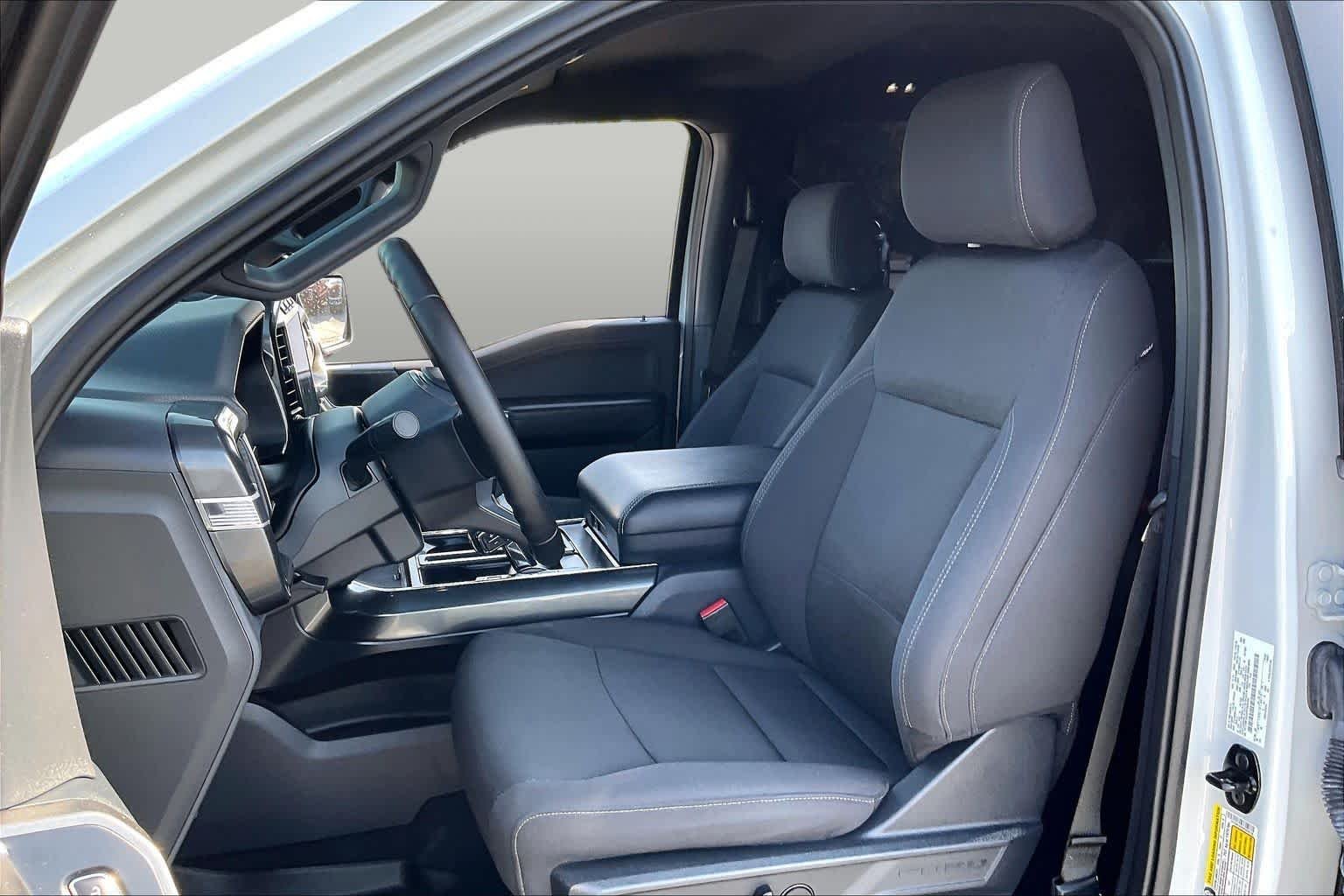 Used 2023 Avalanche Gray Ford XLT image 15