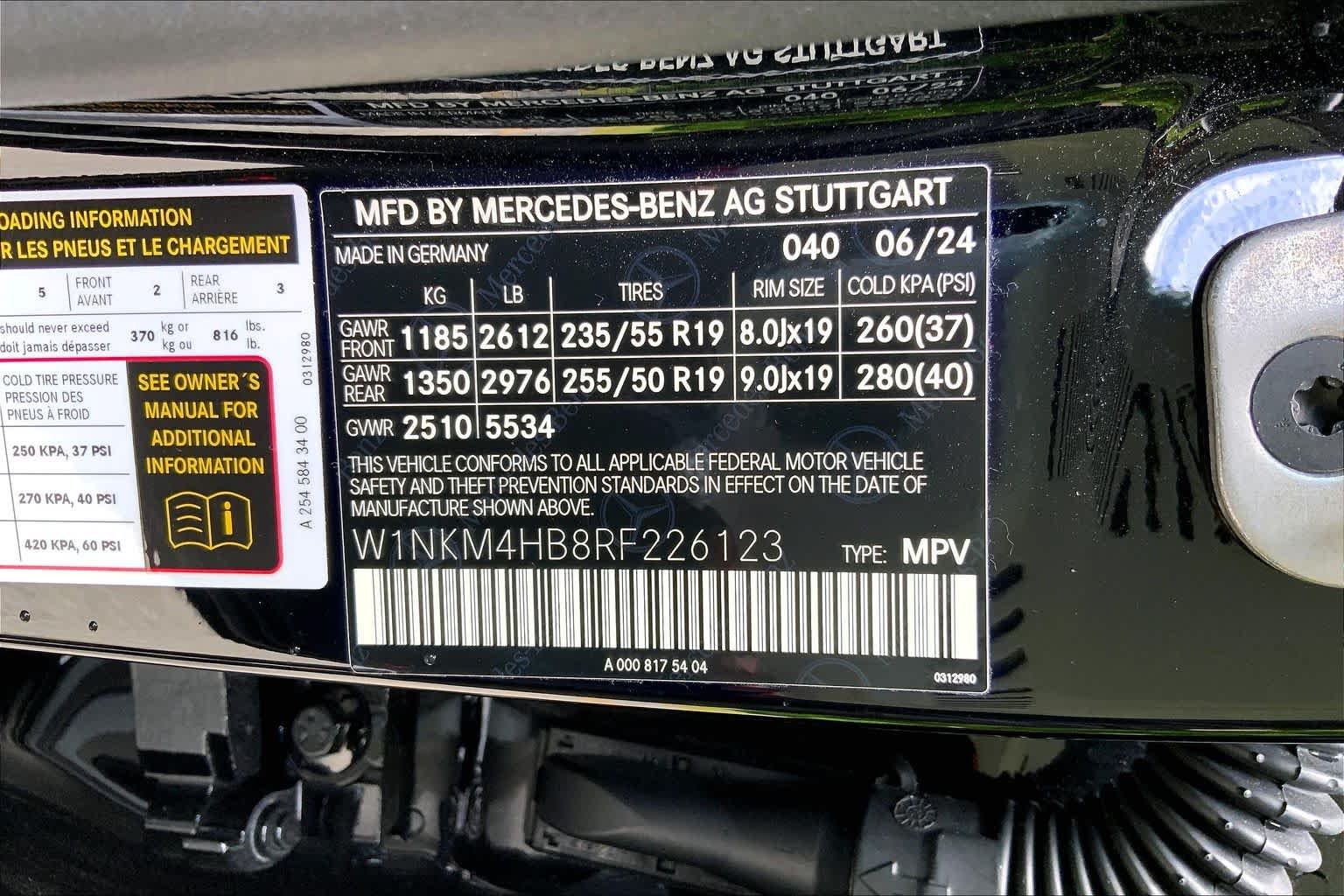 Used 2024 Black Mercedes-Benz GLC 300 image 37