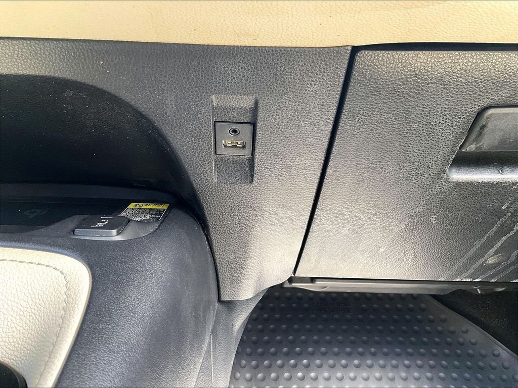 Used 2020 Black Toyota XLE image 12