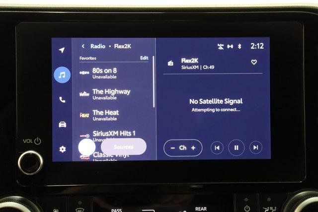 2025 Toyota Highlander LE - Photo 19
