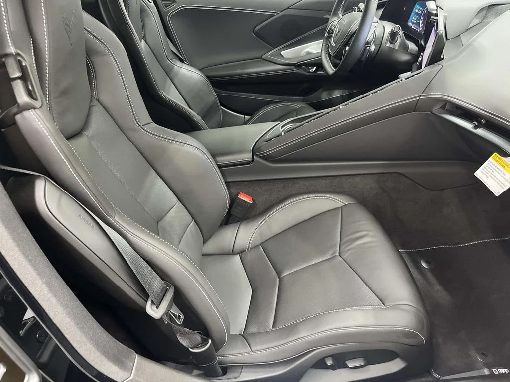 Used 2025 Black Chevrolet 1LT image 30
