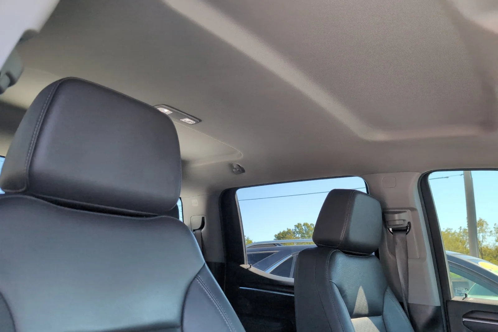 Used 2025 Summit White GMC SLT image 17