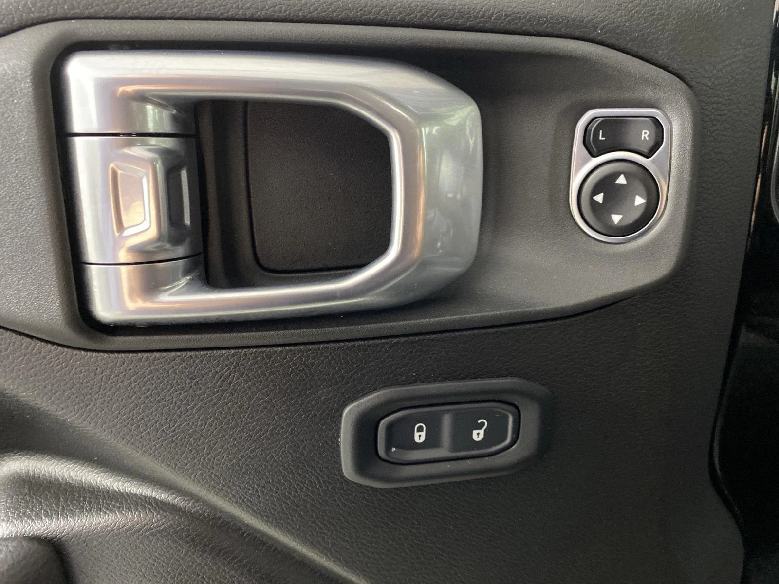 Used 2024 Black Clearcoat Jeep Sport S image 13