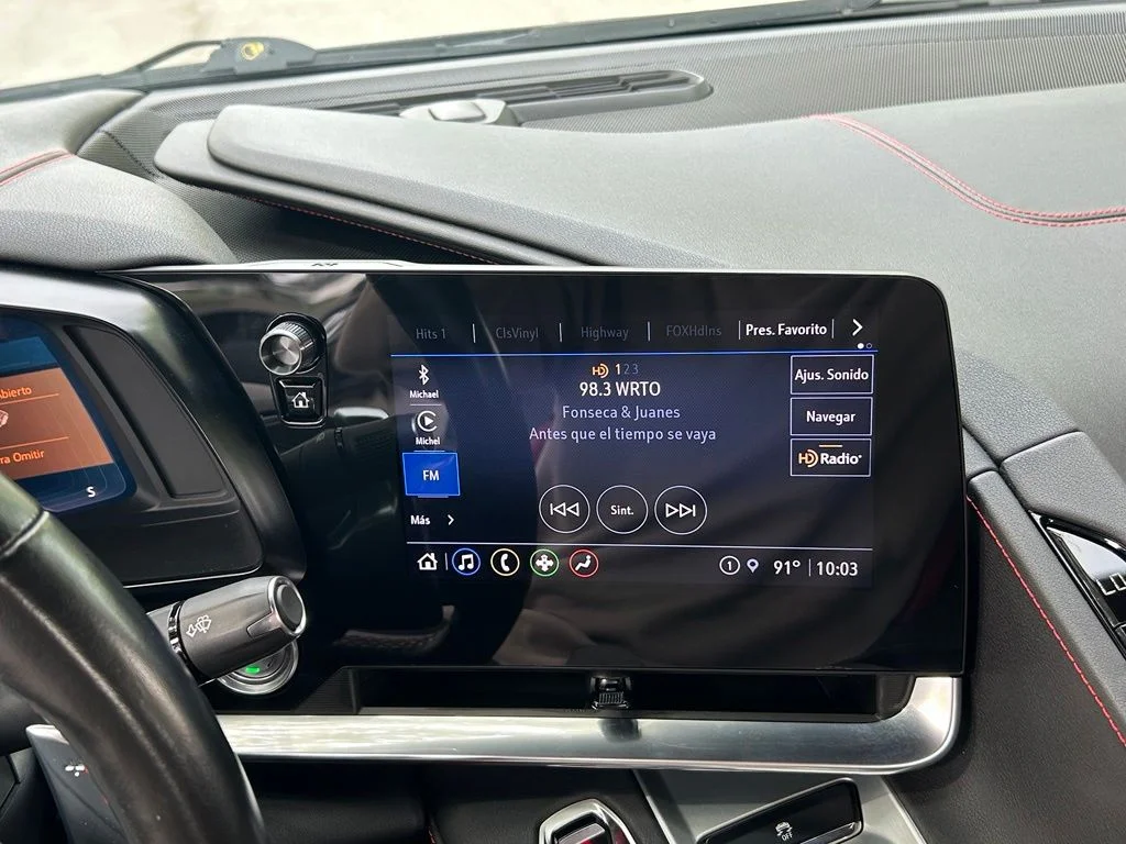 Used 2021 Gray Chevrolet Stingray image 19