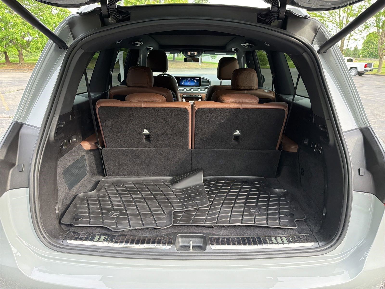 Used 2024 MANUFAKTUR Alpine Gray Mercedes-Benz GLS 450 image 18
