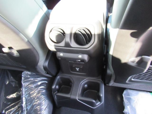 New 2026 Bright White Clear-Coat Exterior Paint Jeep Mojave X image 18