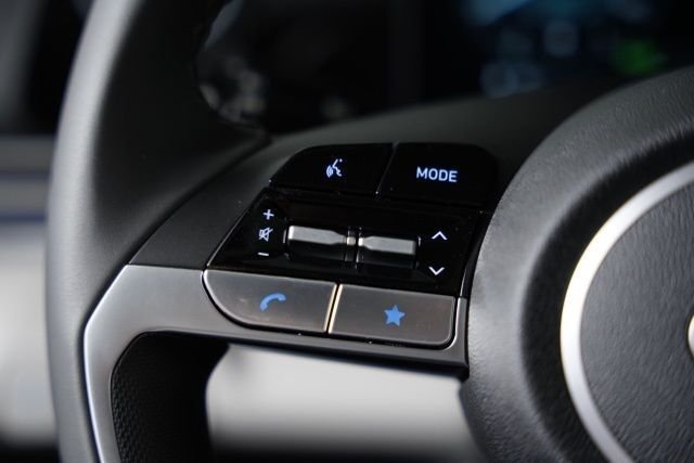 2025 Hyundai Elantra Limited - Photo 4