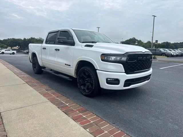 Used 2025 White Ram Big Horn/Lone Star image 3