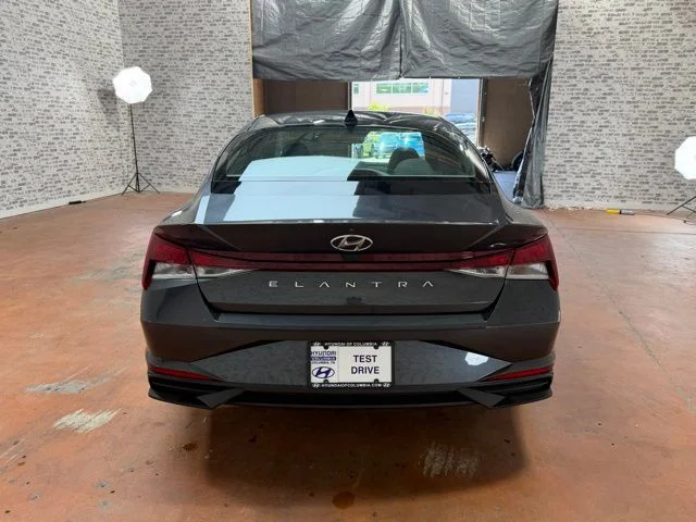 Used 2021 Portofino Gray Hyundai SE image 5