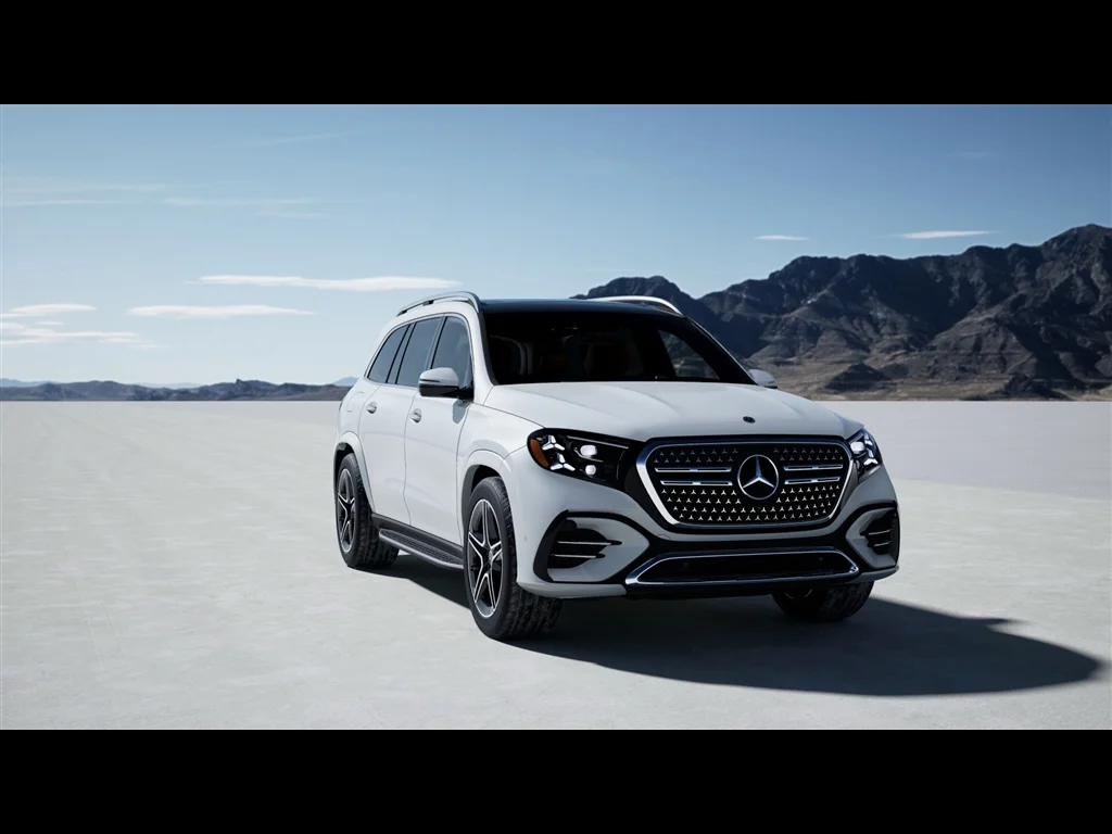 New 2027 MANUFAKTUR Moonlight White Metallic Mercedes-Benz GLS 450 image 4
