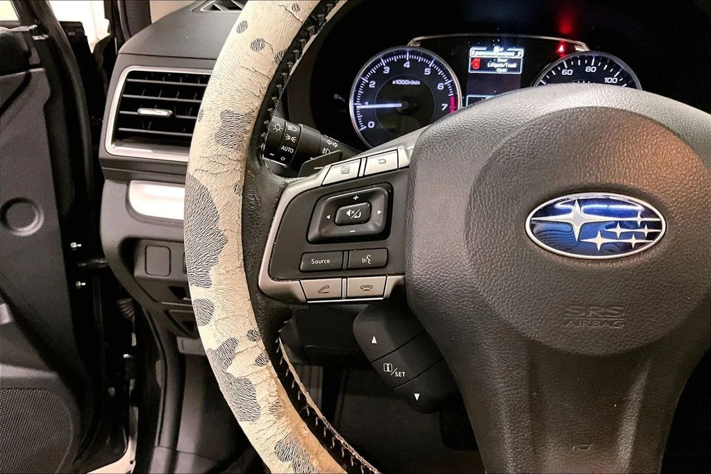 Used 2015 Gray Subaru 2.0i Limited image 10