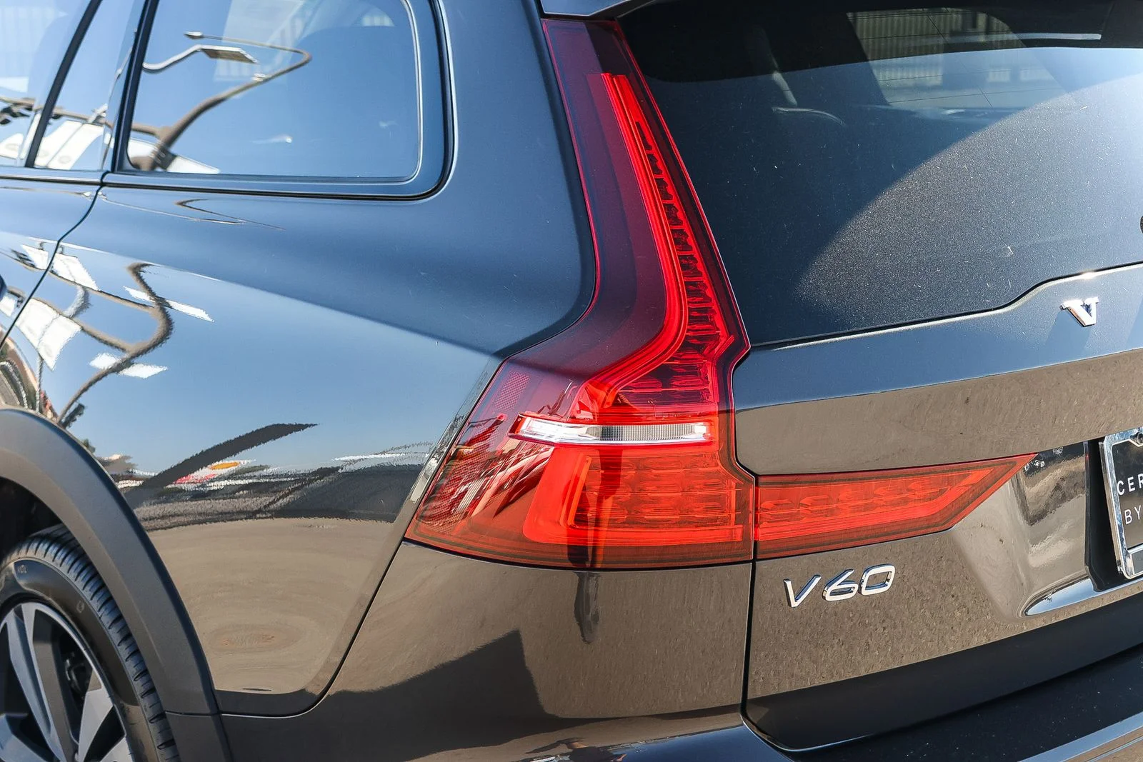 2025 Volvo V60 Cross Country Plus - Photo 11