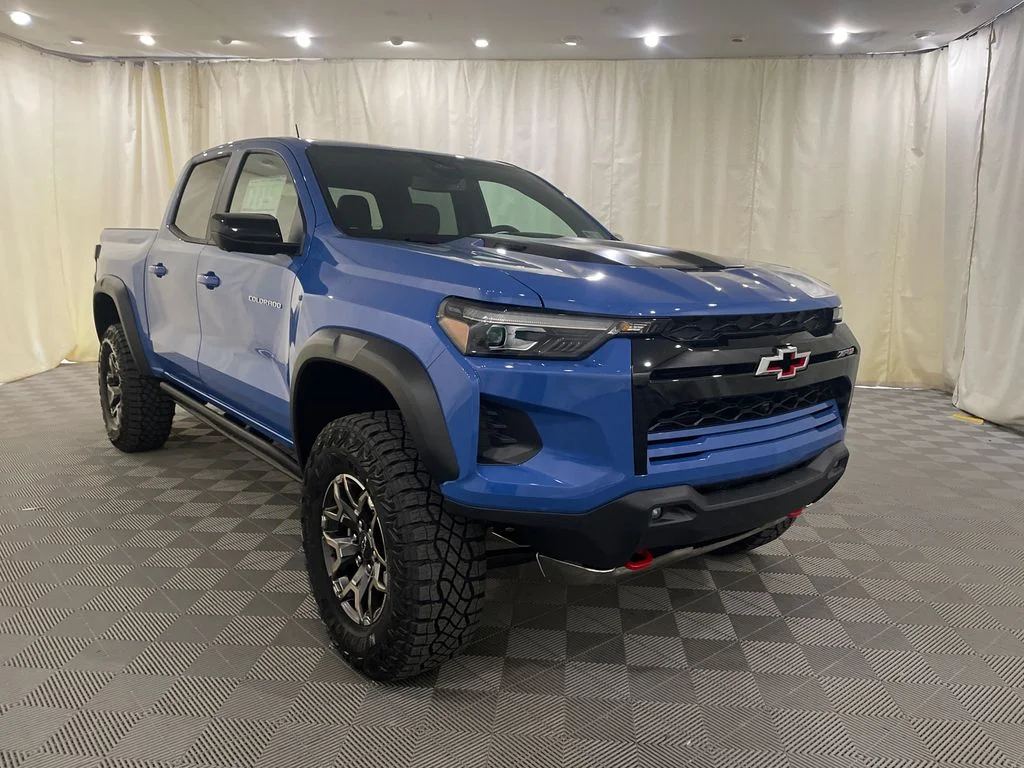 2026 Chevrolet Colorado ZR2 - Photo 3
