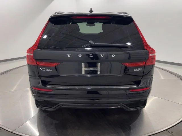 Used 2024 Onyx Black Volvo Plus image 4