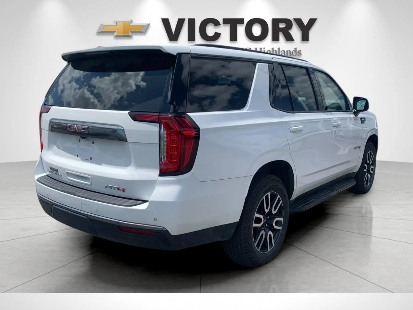 Used 2023 Summit White GMC AT4 image 3