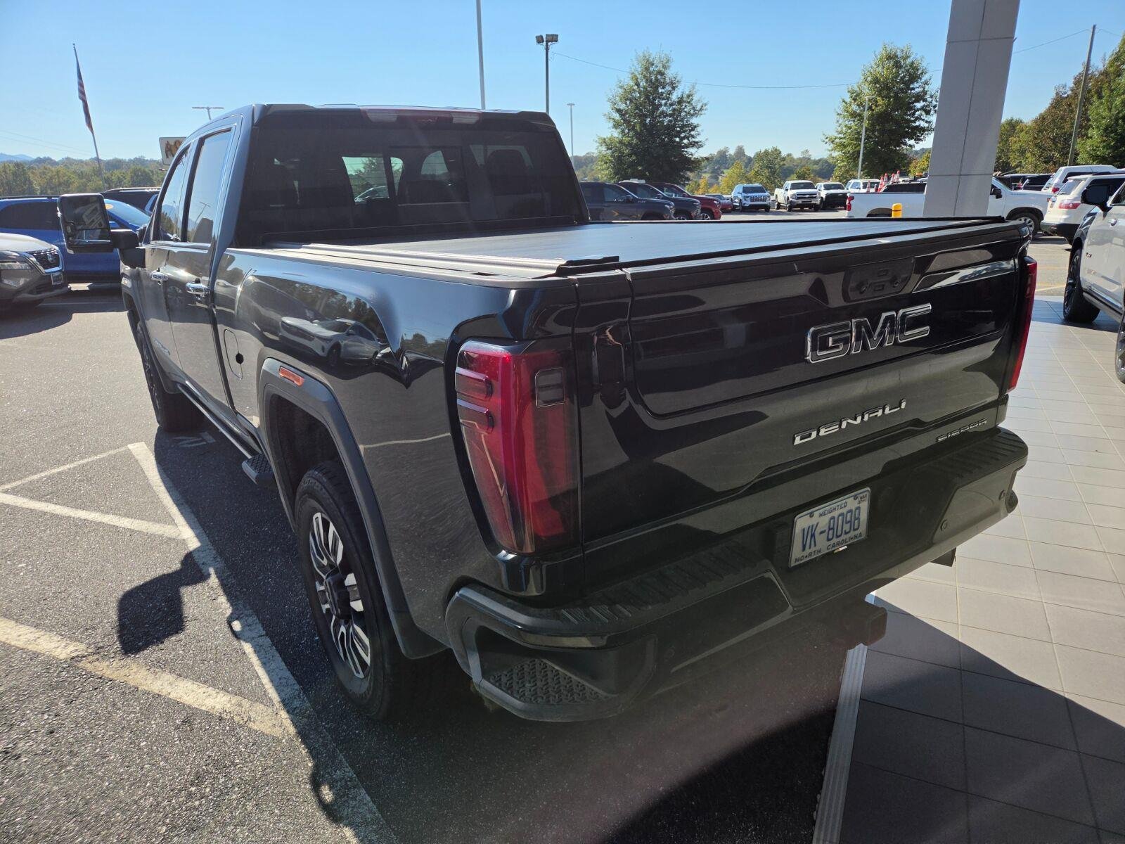 Used 2024 Onyx Black GMC Denali Ultimate image 10