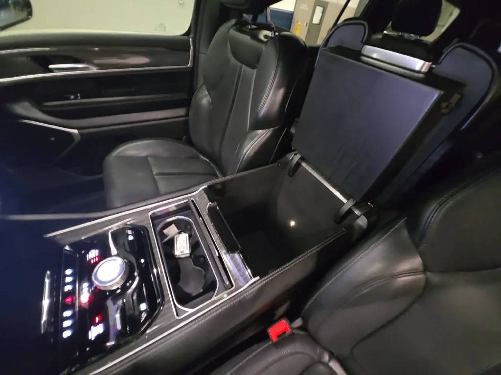Used 2022 Black Jeep Series III image 33
