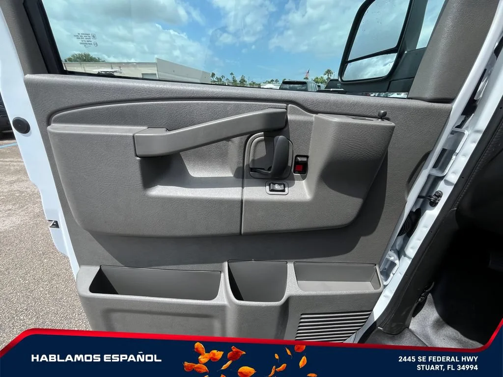 2026 GMC Savana Cargo Work Van - Photo 17