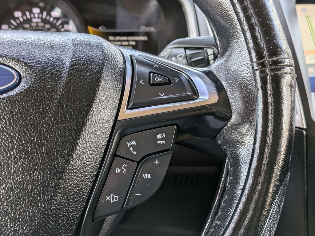Used 2020 Black Ford SEL image 22