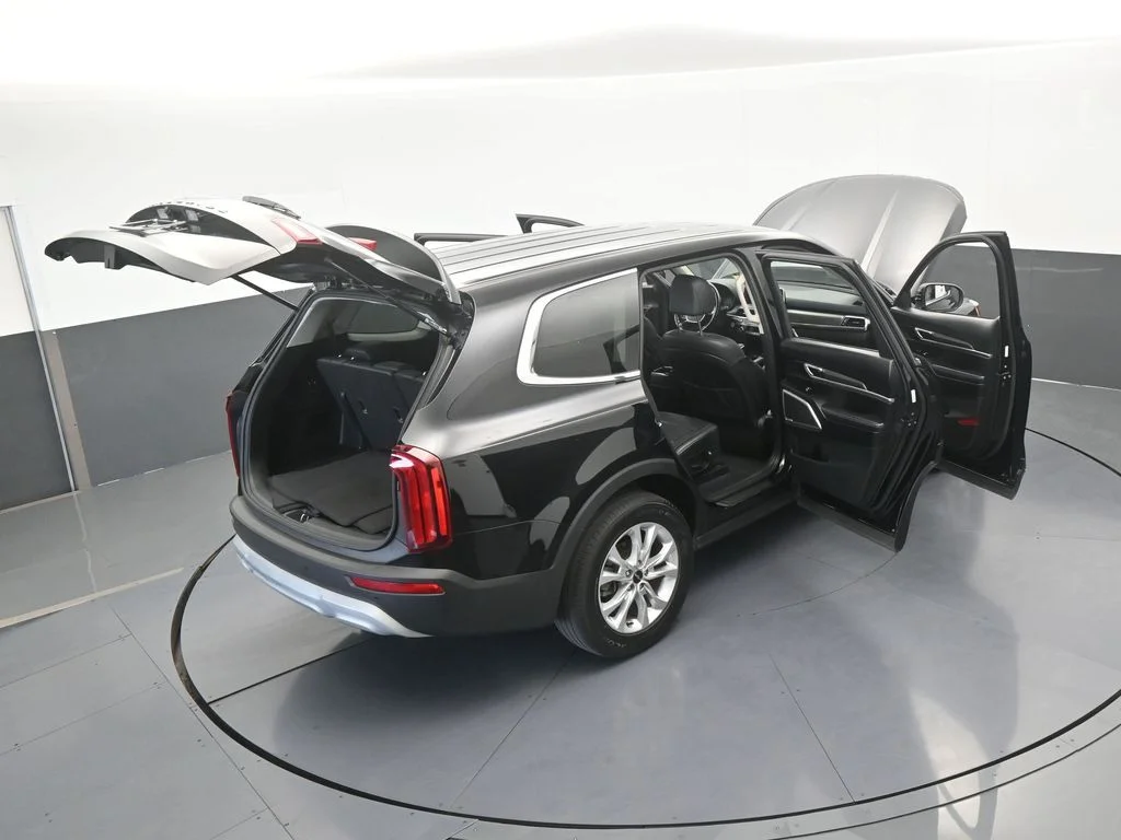 Used 2022 Ebony Black Kia LX image 71