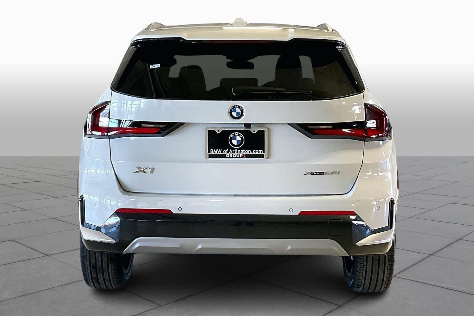 New 2026 Alpine White BMW xDrive28i image 4