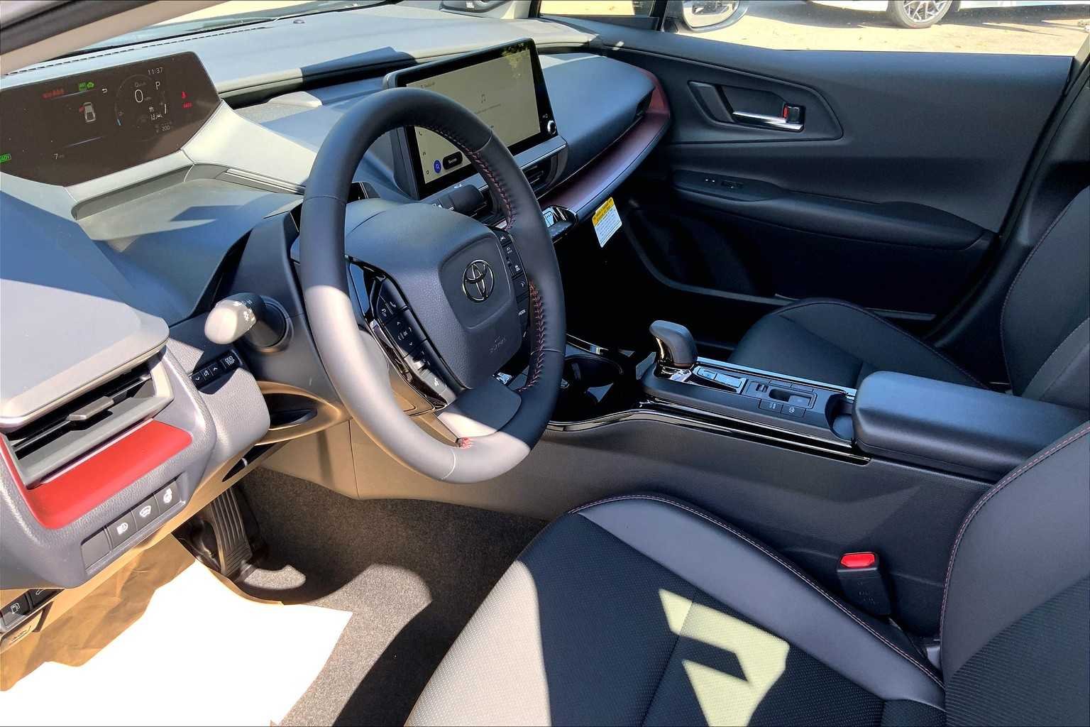 2026 Toyota Prius Plug-in Hybrid XSE Premium - Photo 8