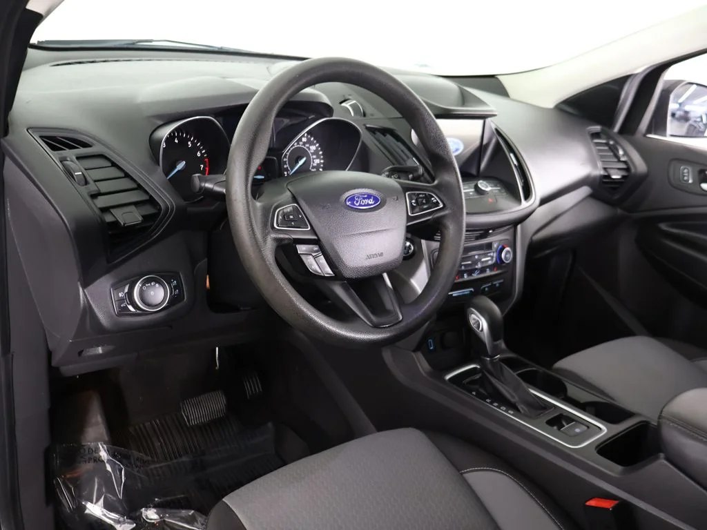 Used 2019 Green Ford SE image 23