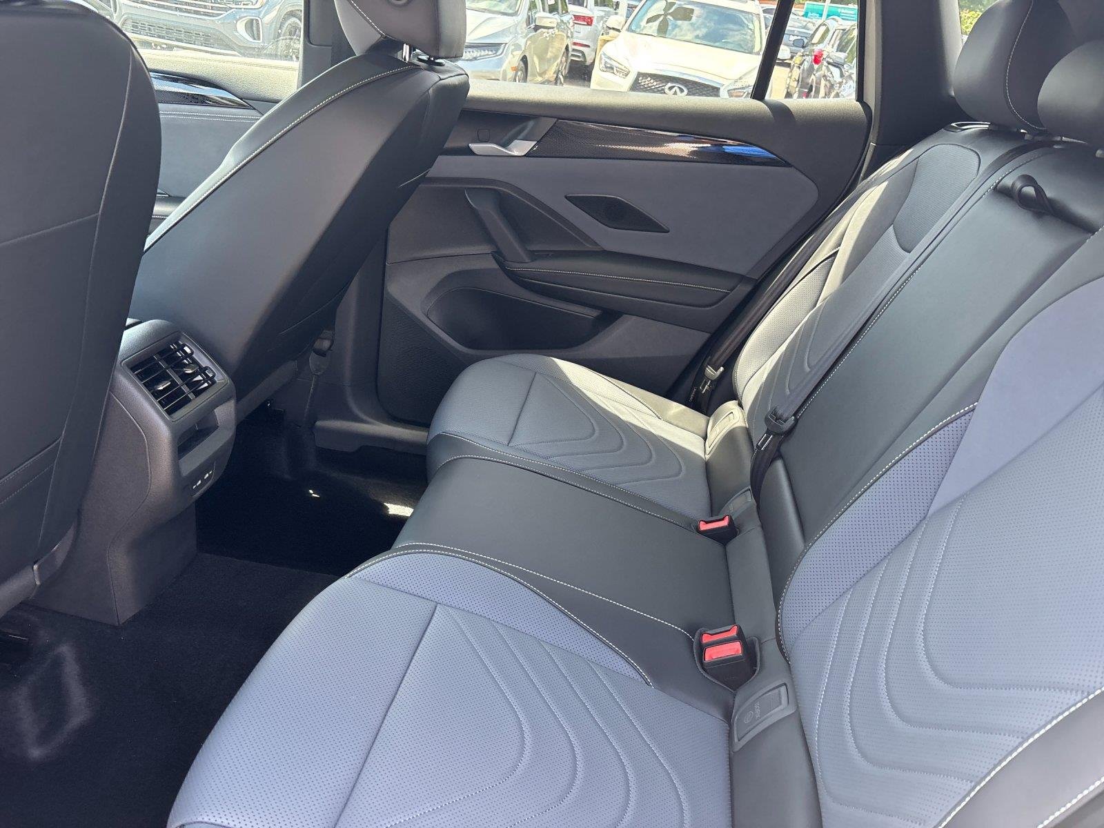 New 2026 Sandstone w/Deep Black Roof Volkswagen SE R-Line Black image 32