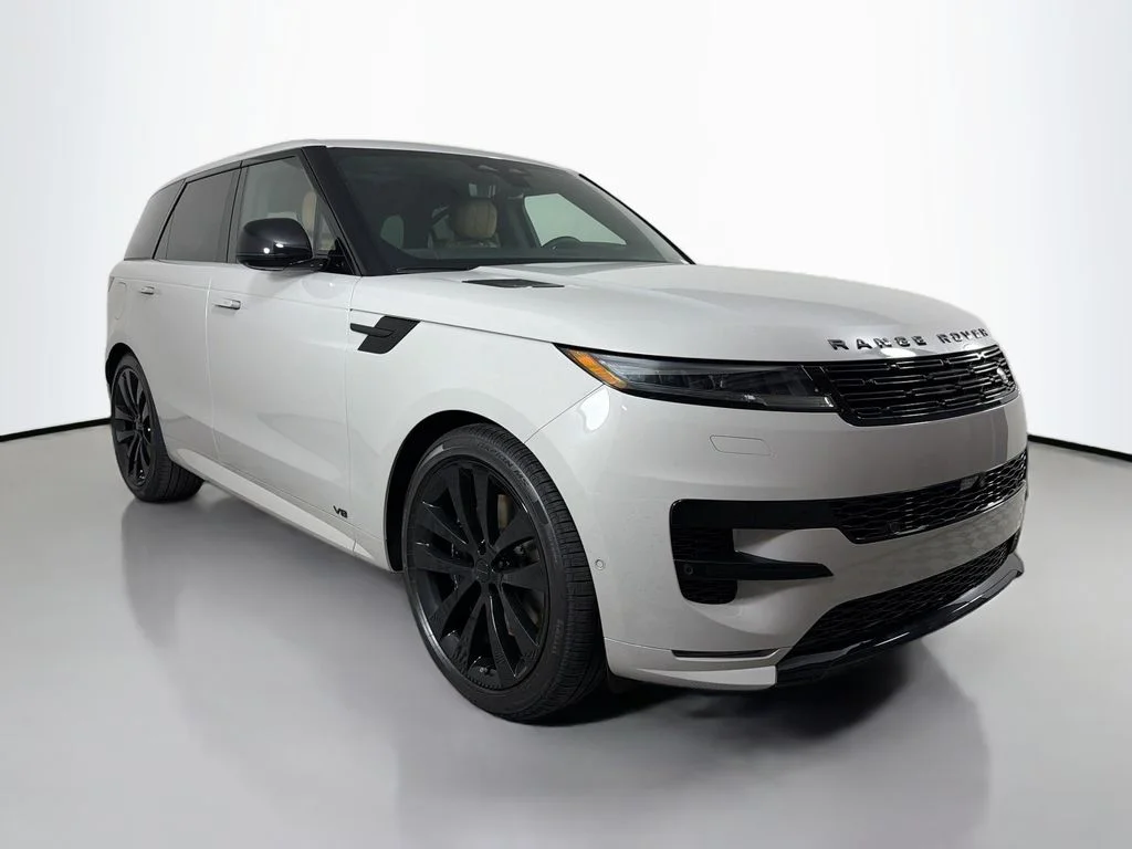 New 2026 Borasco Grey Land Rover Dynamic SE image 3