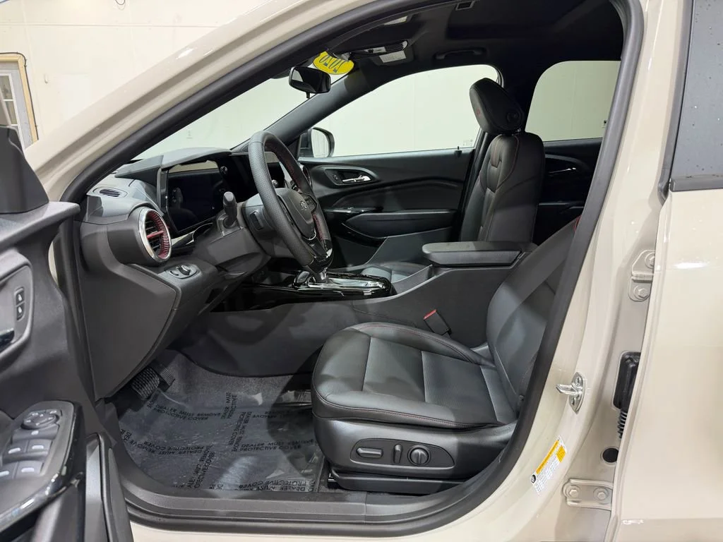 2026 Chevrolet Trax RS - Photo 14