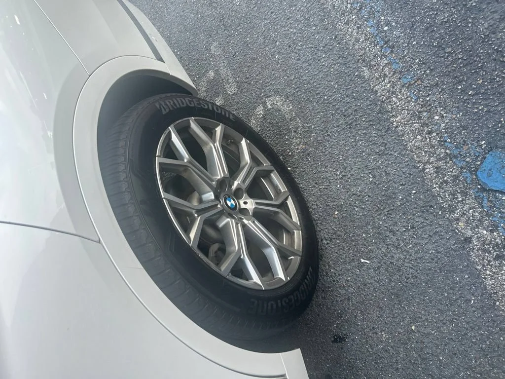 Used 2019 Mineral White Metallic BMW xDrive40i image 3