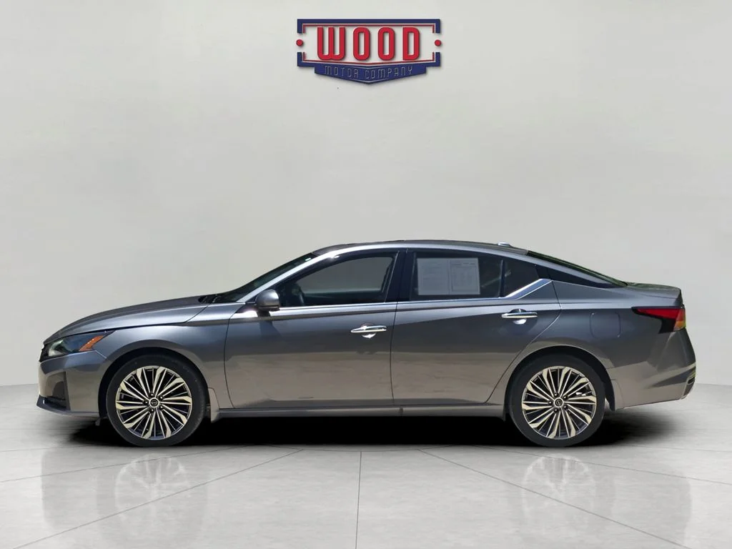 Used 2025 Gun Metallic Nissan 2.5 SL image 4