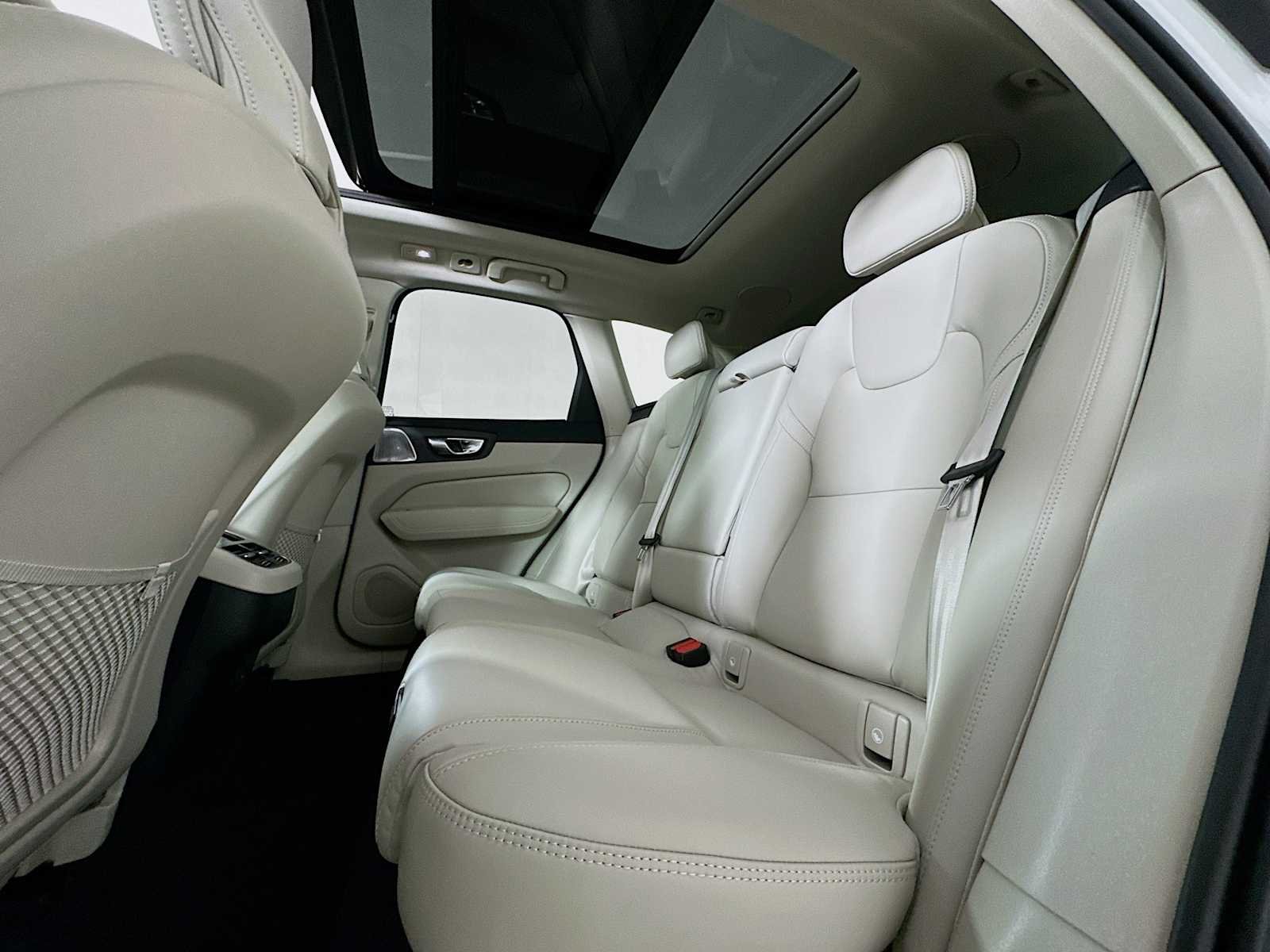 New 2026 Crystal White Volvo Ultra image 22