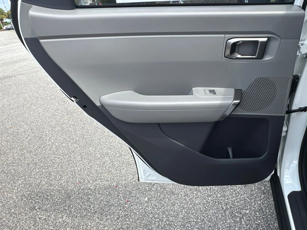 New 2027 Snow White Pearl Kia LX image 21