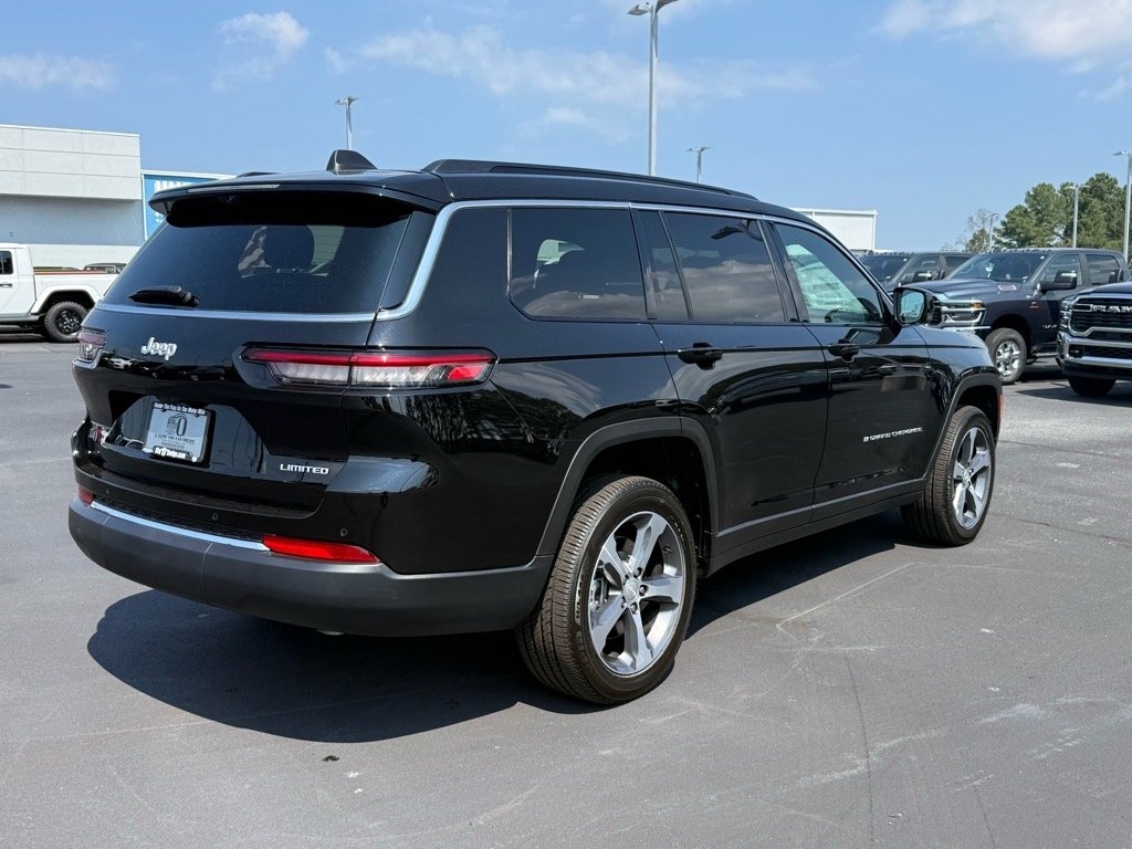 2025 Jeep Grand Cherokee Limited photo 2