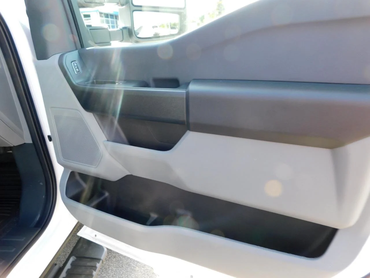 New 2025 Oxford White Ford F-450® XL image 12