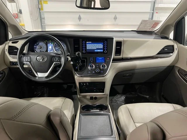 2019 Toyota Sienna XLE - Photo 11