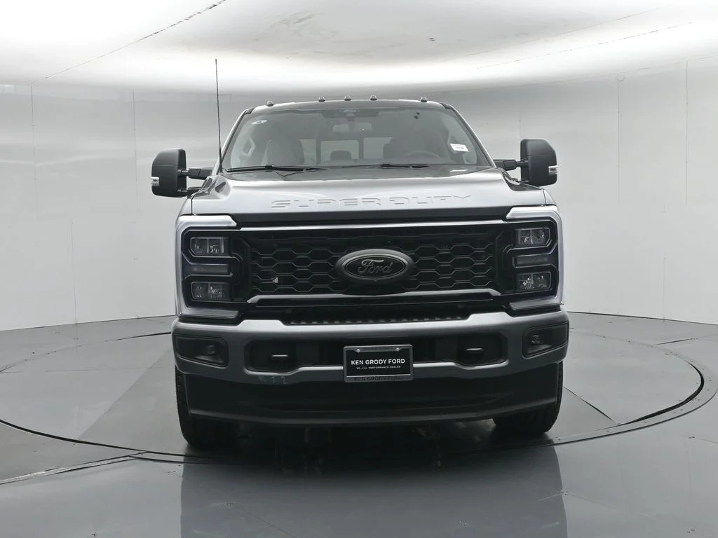 New 2026 Carbonized Gray Metallic Ford XLT image 25