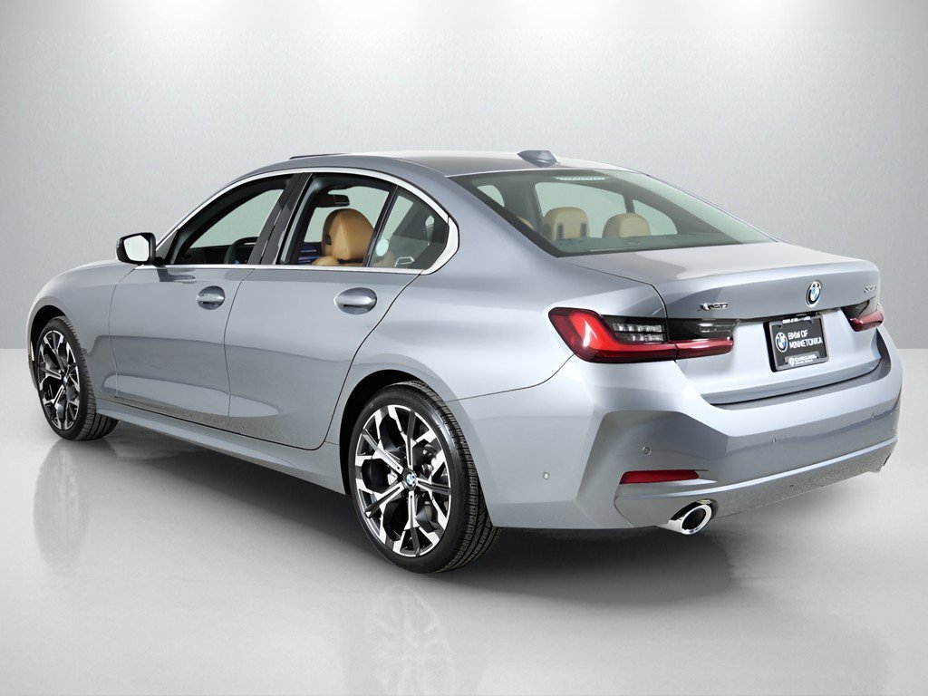 Used 2026 Skyscraper Grey Metallic BMW 330i xDrive image 15