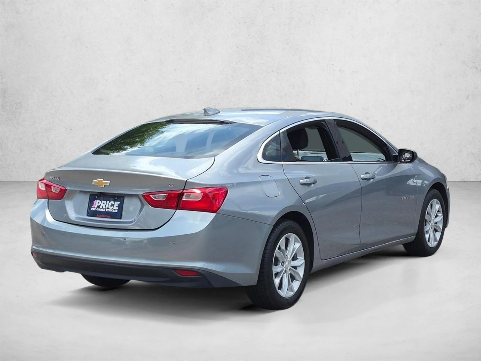 Used 2024 Sterling Gray Metallic Chevrolet LT image 5