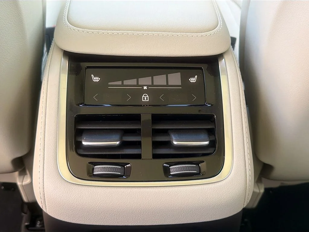 2026 Volvo XC90 Ultra - Photo 27