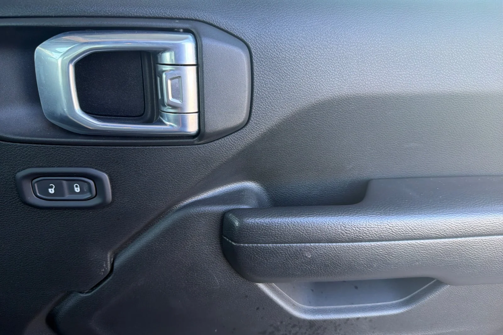 Used 2022 Green Jeep Willys image 21