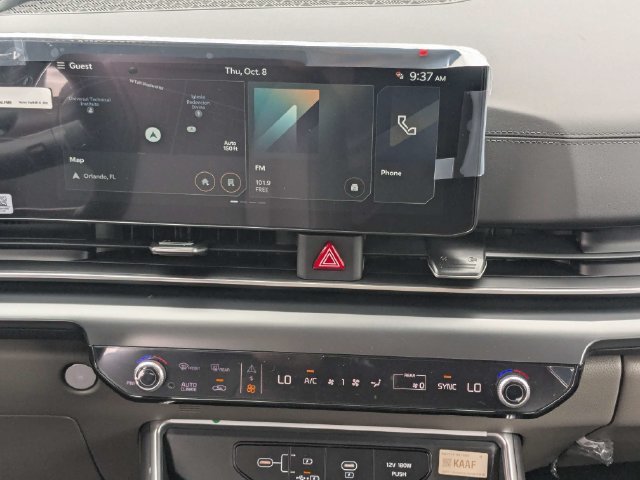 New 2027 Ceramic Silver Kia LXS image 19