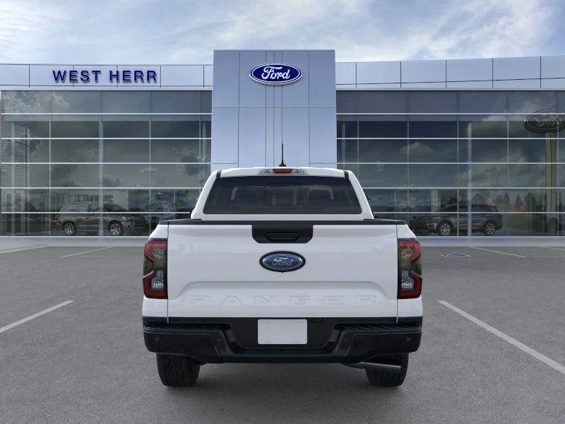 New 2025 Oxford White Ford XLT image 6