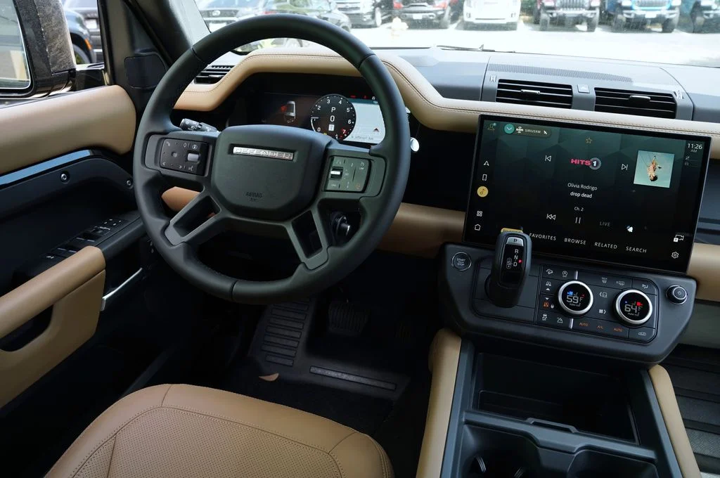 New 2026 Santorini Black Land Rover X-Dynamic SE image 16