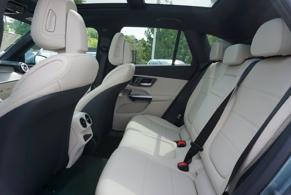New 2027 Verde Silver Metallic Mercedes-Benz GLC 300 image 58