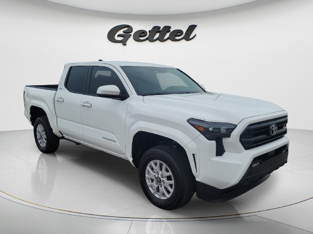 Certified Used 2025 White Toyota SR5 image 3